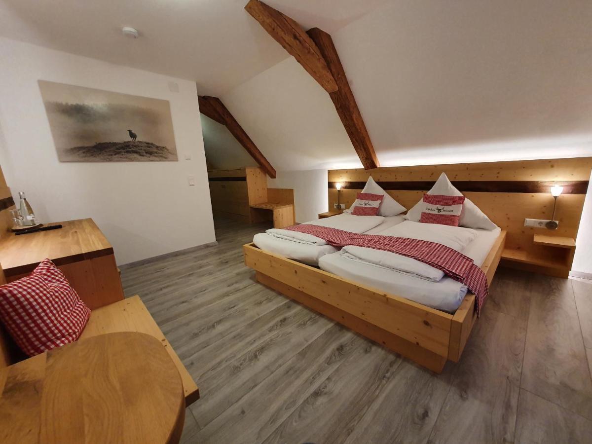 Gasthaus Zum Hirschen Furtwangen Esterno foto