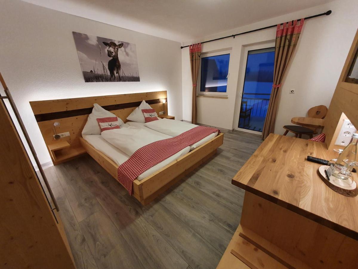 Gasthaus Zum Hirschen Furtwangen Esterno foto